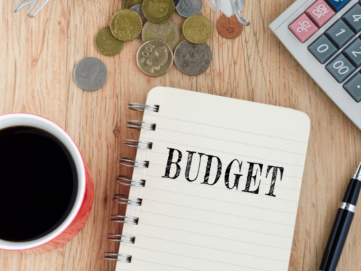 10 Budgeting Tips - Featured Image